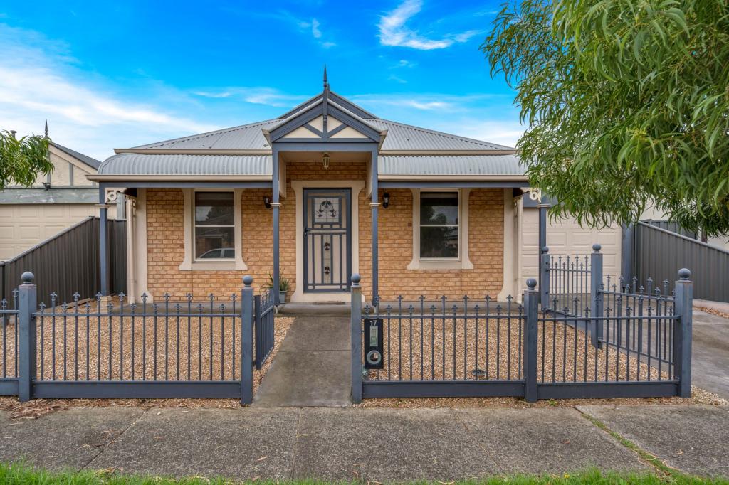 17 Gippsland Way, Craigieburn, VIC 3064