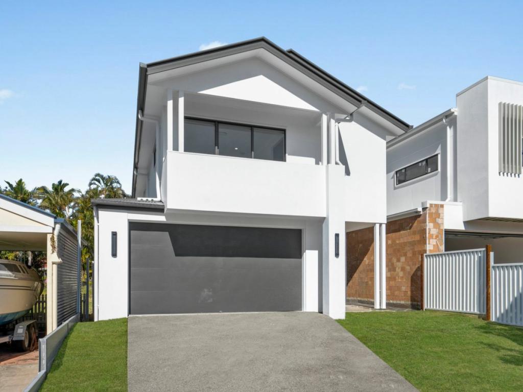 104 EMSWORTH ST, WYNNUM, QLD 4178
