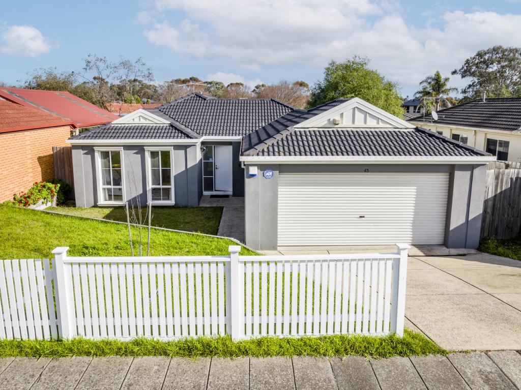 43 Hutchinson Dr, Lynbrook, VIC 3975