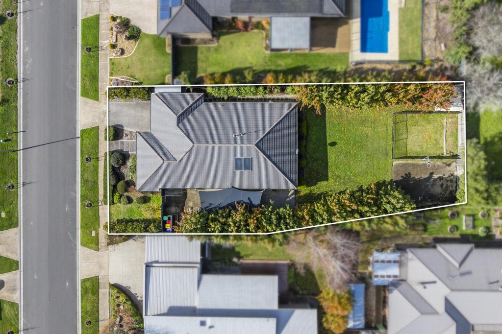 5 Manifold Rd, Woodend, VIC 3442