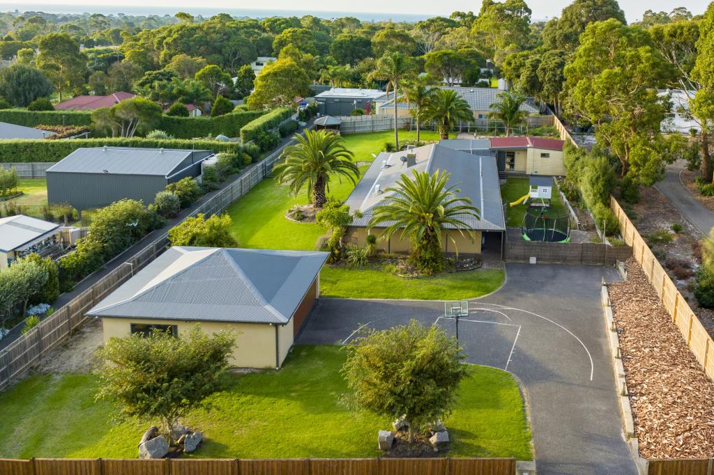 426 Waterfall Gully Rd, Rosebud, VIC 3939