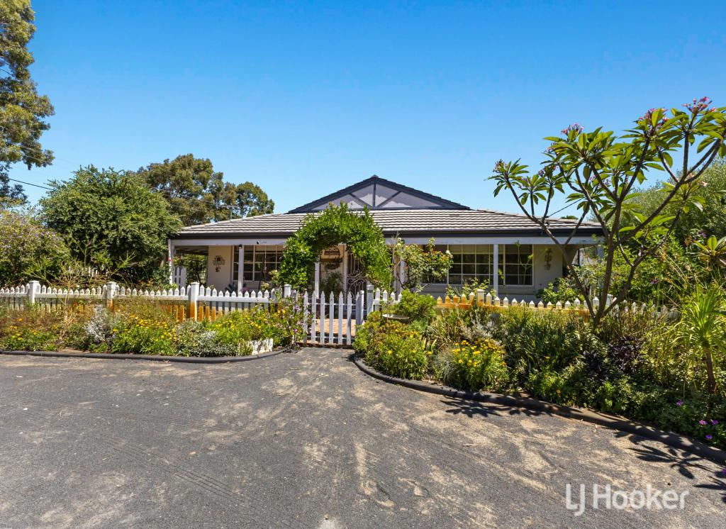 31 Baker St, Harvey, WA 6220