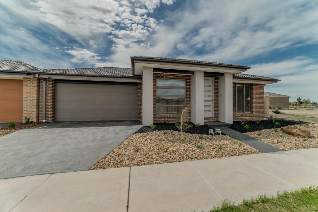 2 Oasis Cres, Beveridge, VIC 3753