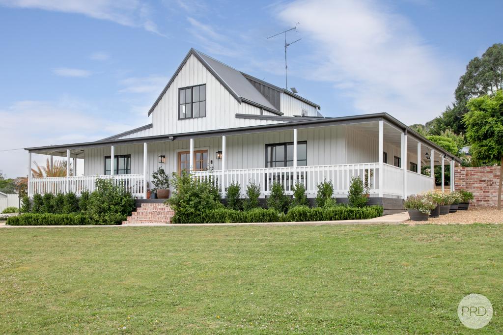 29 Urquhart St, Gordon, VIC 3345
