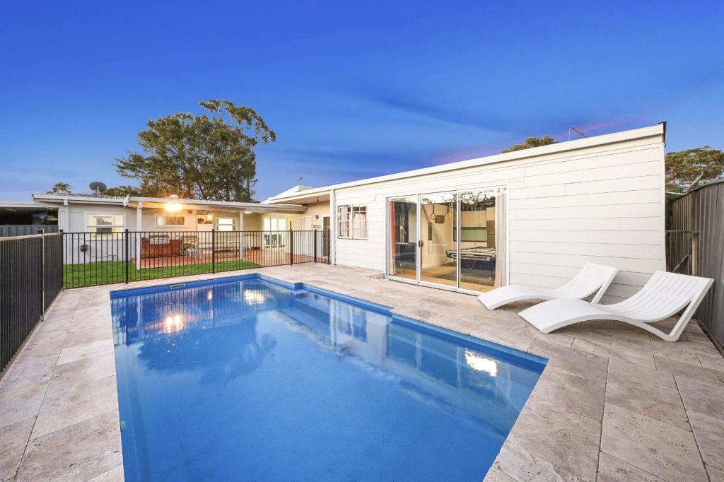 3 Blackbutt Ave, Lugarno, NSW 2210