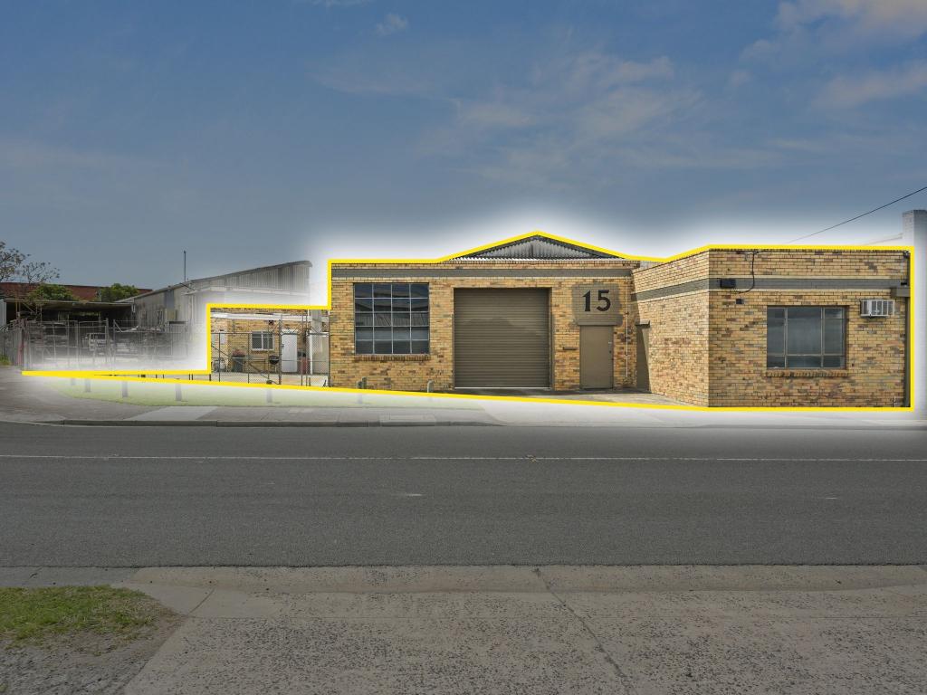 15 CARINISH RD, OAKLEIGH SOUTH, VIC 3167