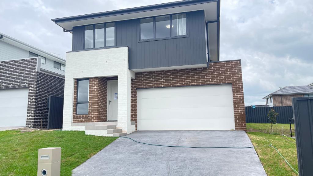 4 SUGAR CANE ST, LEPPINGTON, NSW 2179
