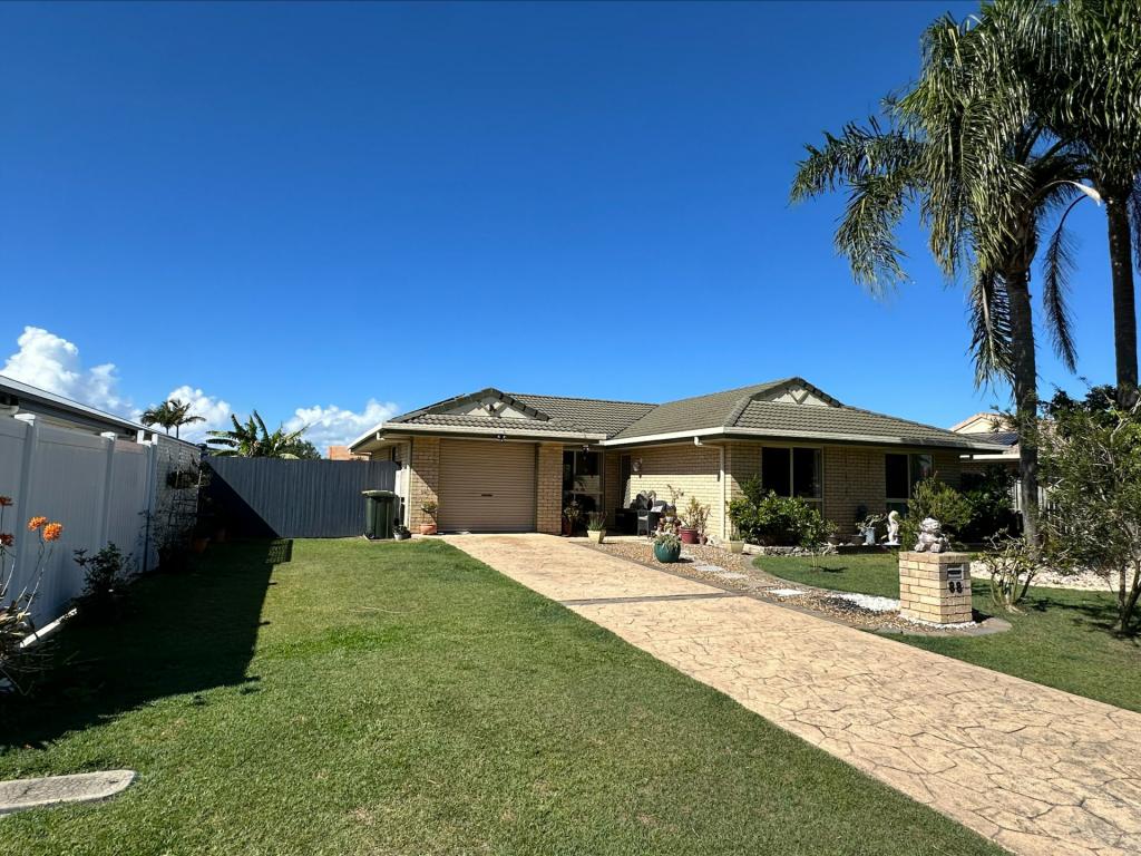 88 Hansen St, Urangan, QLD 4655