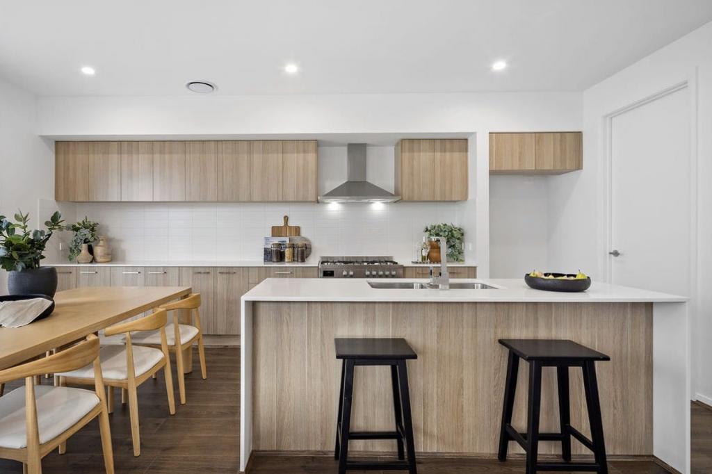 6 BRENNAN CRES, APPIN, NSW 2560