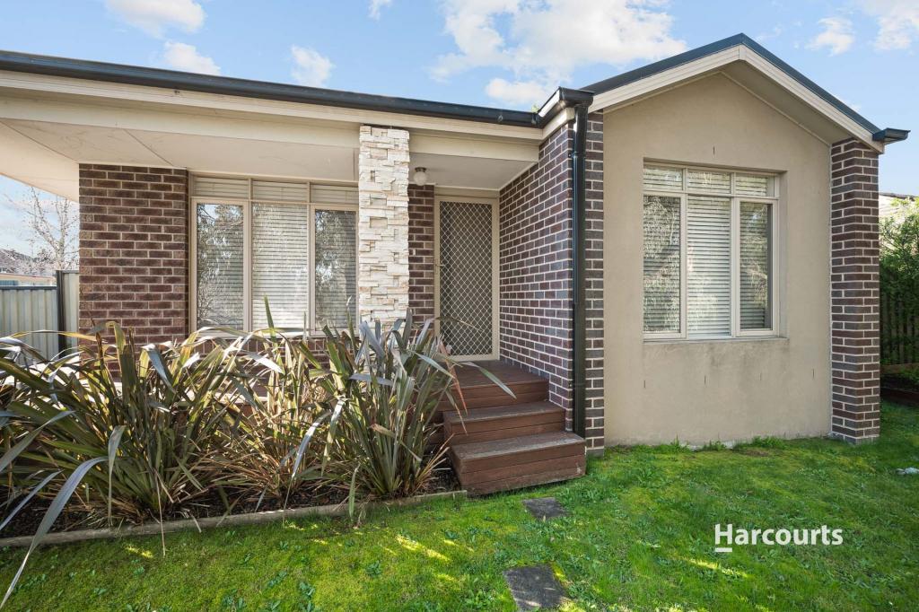 2 VOLTA LANE, PAKENHAM, VIC 3810