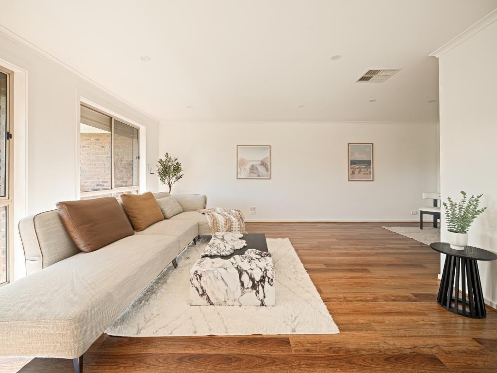 11 BURBERRY CT, CARRUM DOWNS, VIC 3201