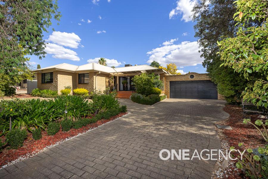 6 Lansdowne Ave, Lake Albert, NSW 2650