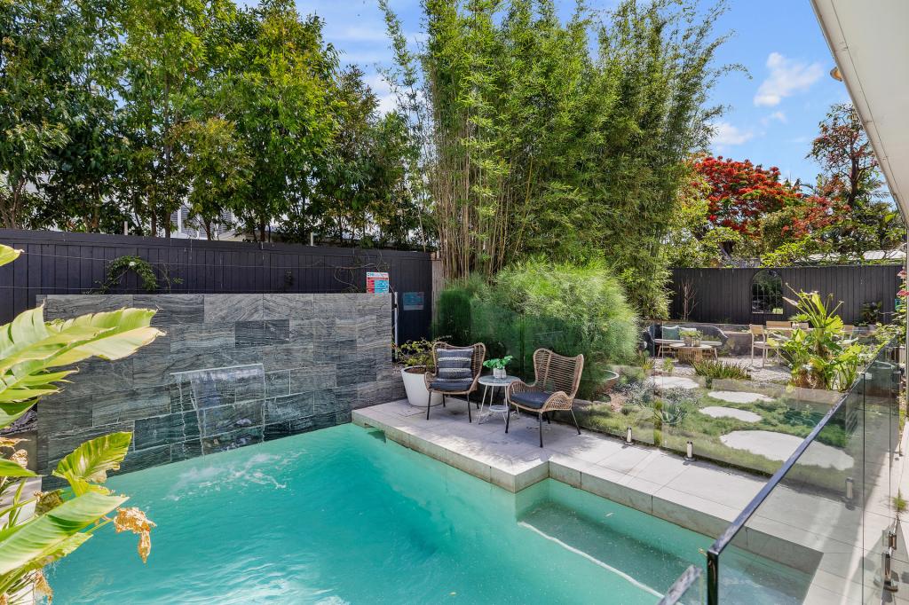 33 GROSVENOR ST, BALMORAL, QLD 4171