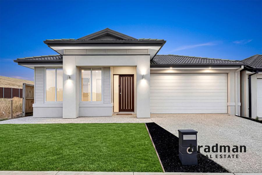 14 HERNE ST, WALLAN, VIC 3756