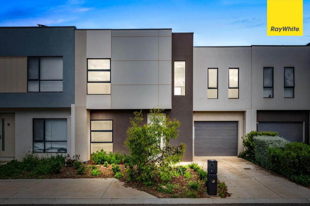 8 Steadfield Cct, Melton South, VIC 3338