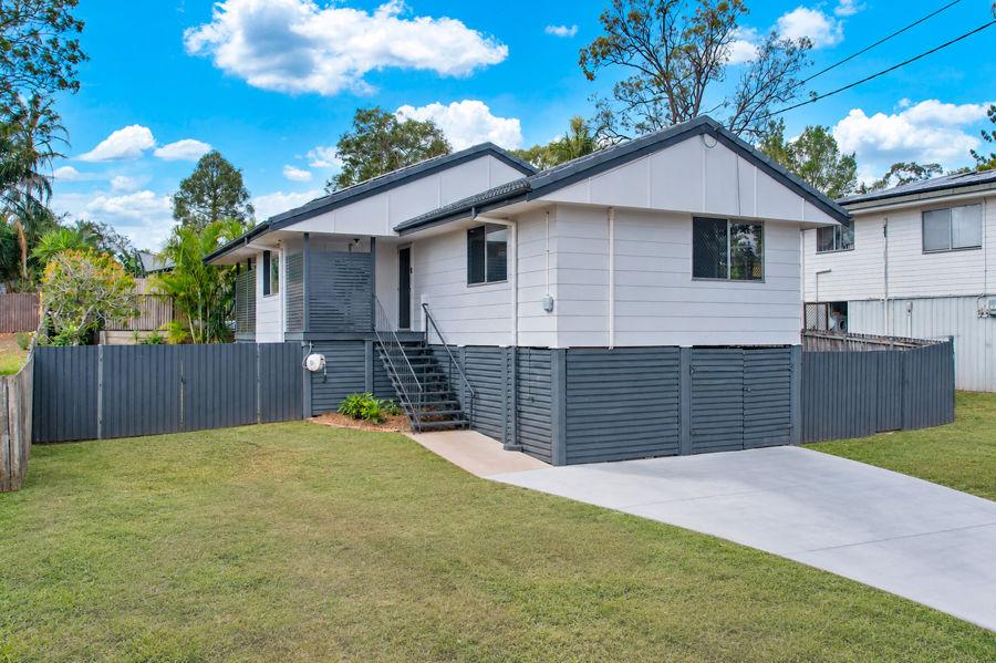 24 Cooneana St, Bundamba, QLD 4304