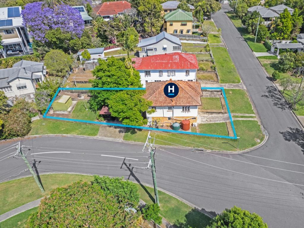 15 Clarke St, Bardon, QLD 4065