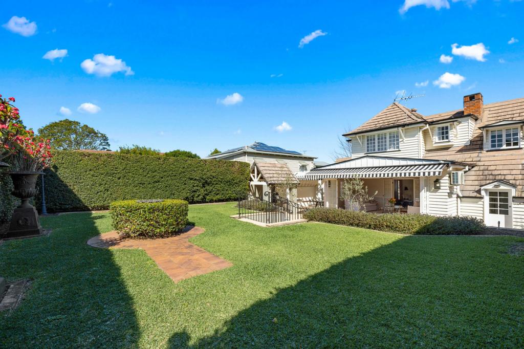 54 Manson Rd, Hendra, QLD 4011
