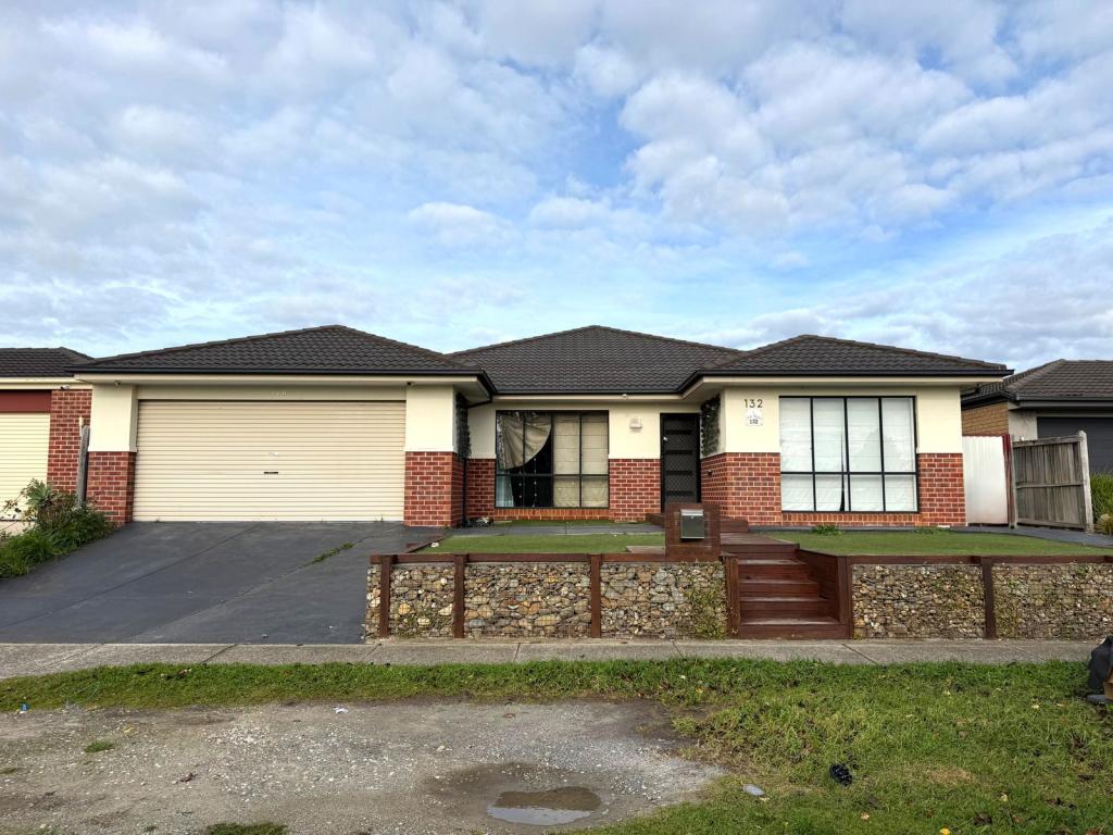 132 Rosebank Dr, Cranbourne North, VIC 3977