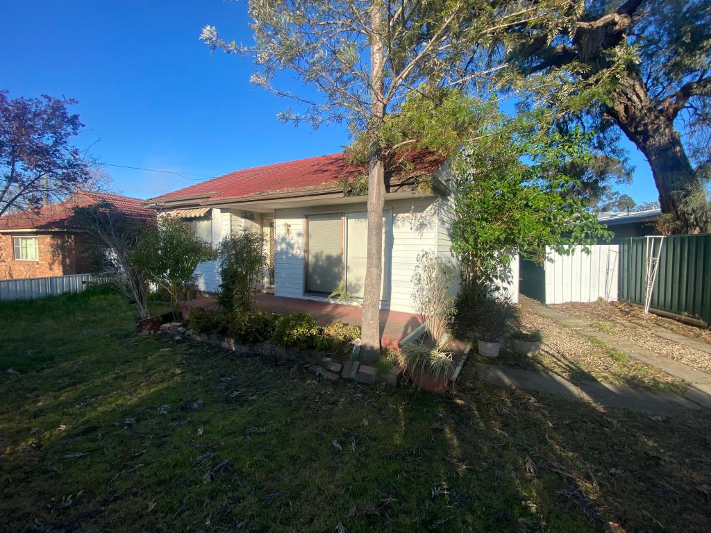 18 Neerini Ave, Smithfield, NSW 2164
