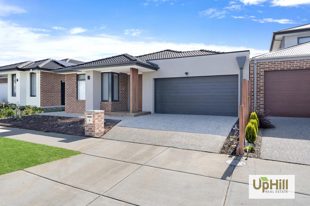 4 Deoro Pde, Clyde North, VIC 3978