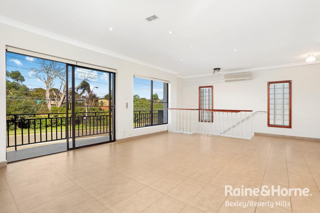 1/55 Captain Cook Dr, Caringbah, NSW 2229