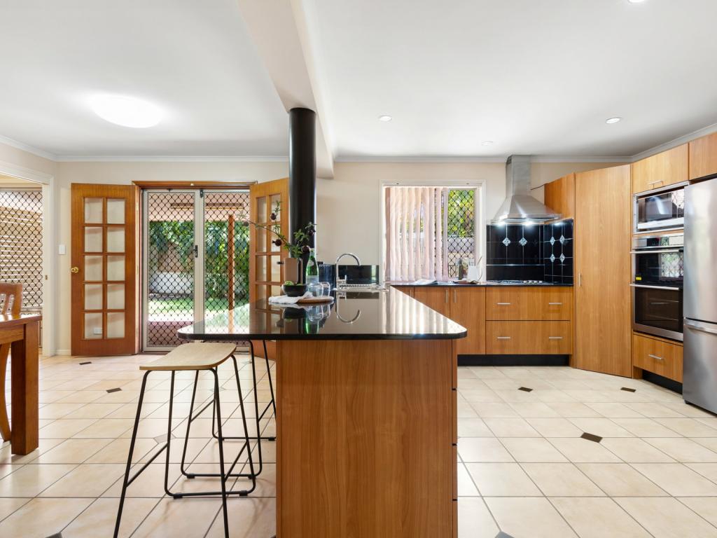3 Raphis Cl, Kamerunga, QLD 4870
