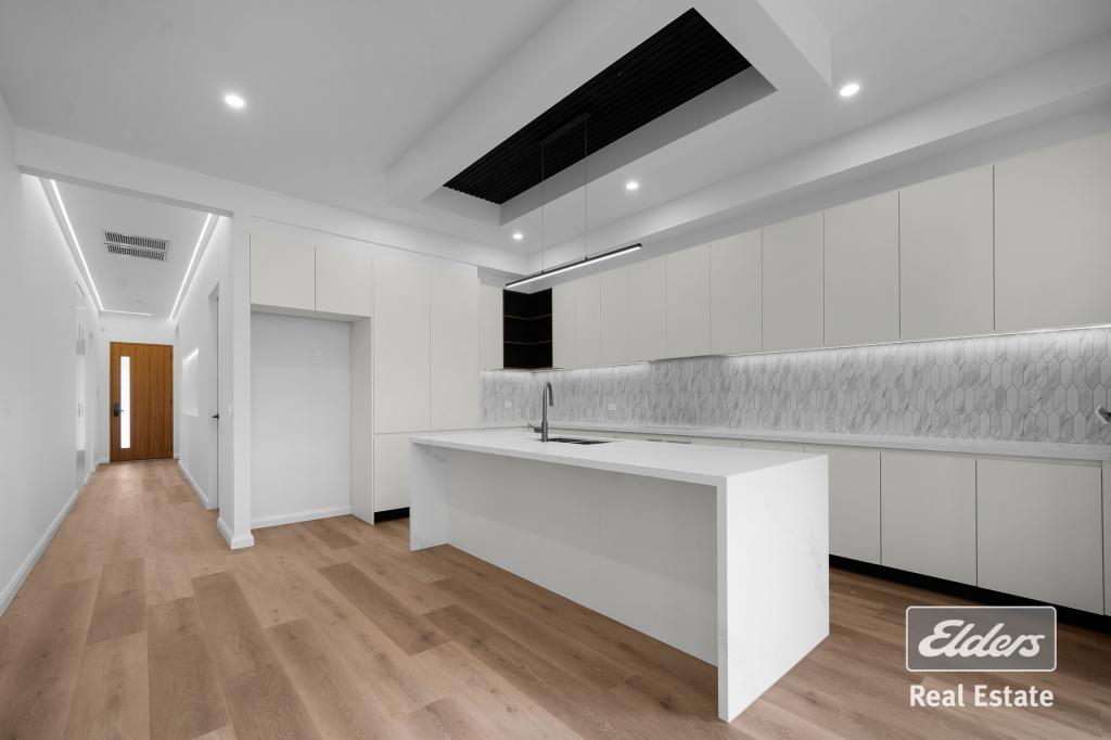 102 Dutchelm Ave, Werribee, VIC 3030