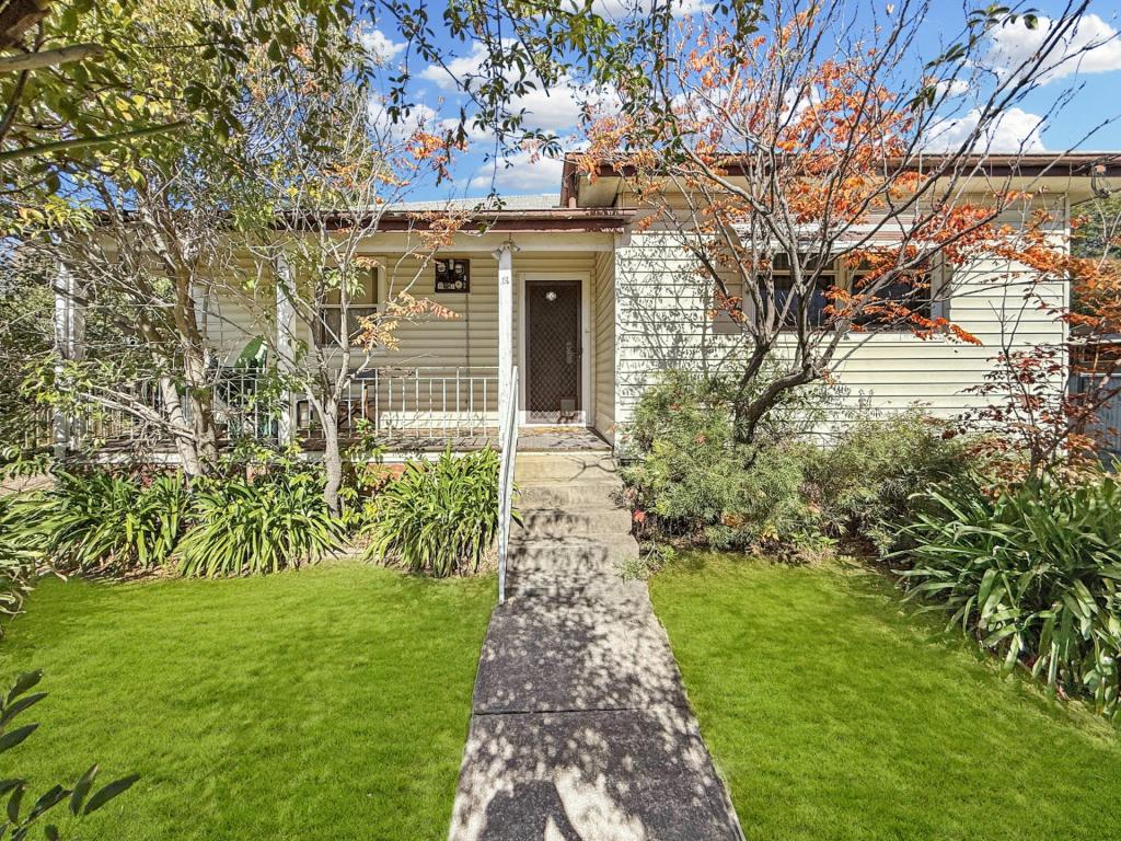 14 Miro St, Young, NSW 2594