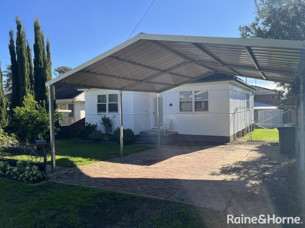17 Ivanhoe St, Ingleburn, NSW 2565