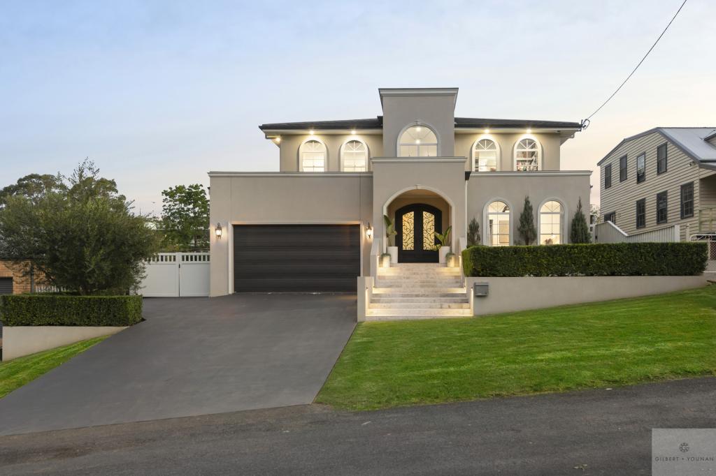 4 COWPER ST, PICTON, NSW 2571