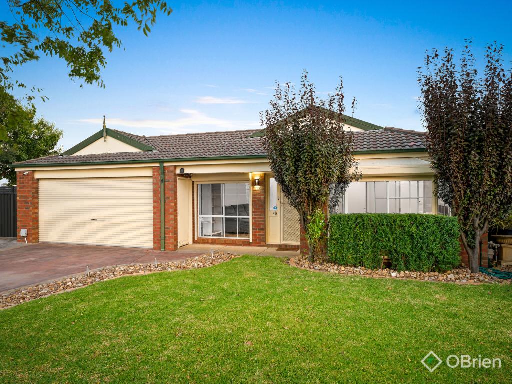 4 Flax Ct, Cranbourne North, VIC 3977