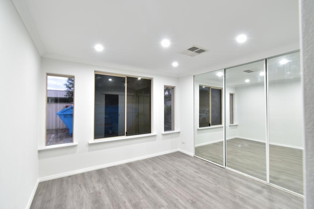 19 Groundlark Cl, East Cannington, WA 6107
