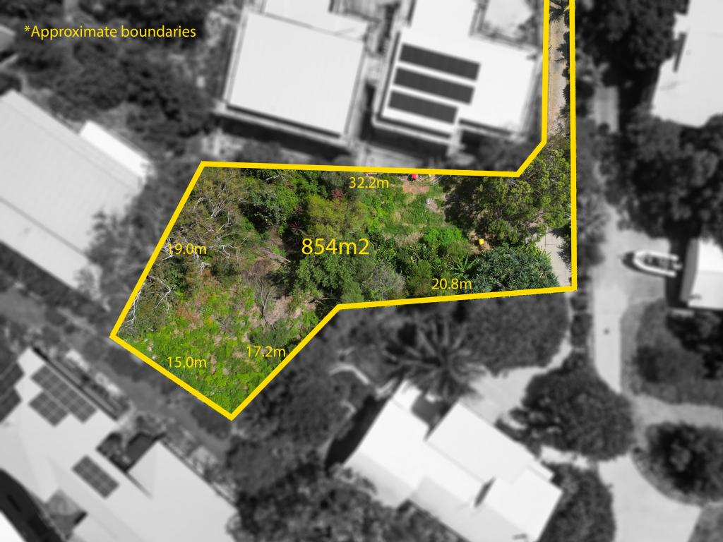 12 CUMMING PDE, POINT LOOKOUT, QLD 4183