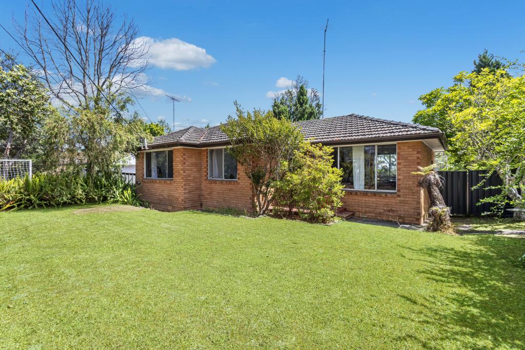 6 JENOLAN CL, HORNSBY HEIGHTS, NSW 2077