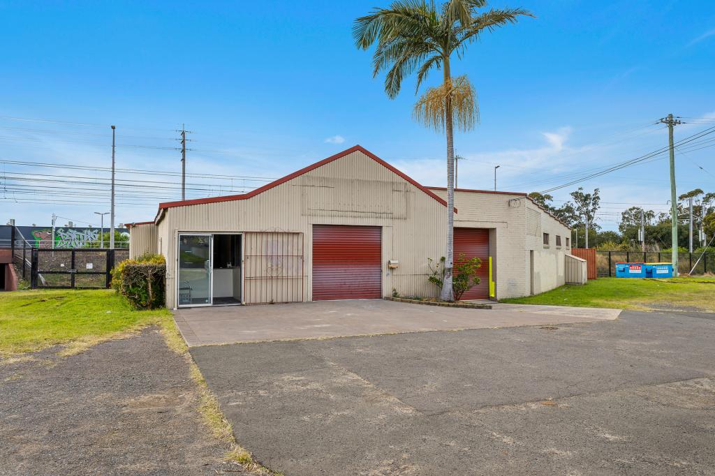 95 Gladstone Ave, Coniston, NSW 2500