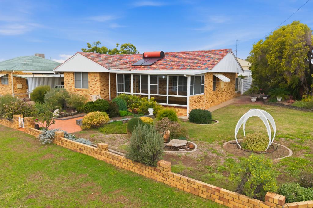 2 Oak St, South Tamworth, NSW 2340