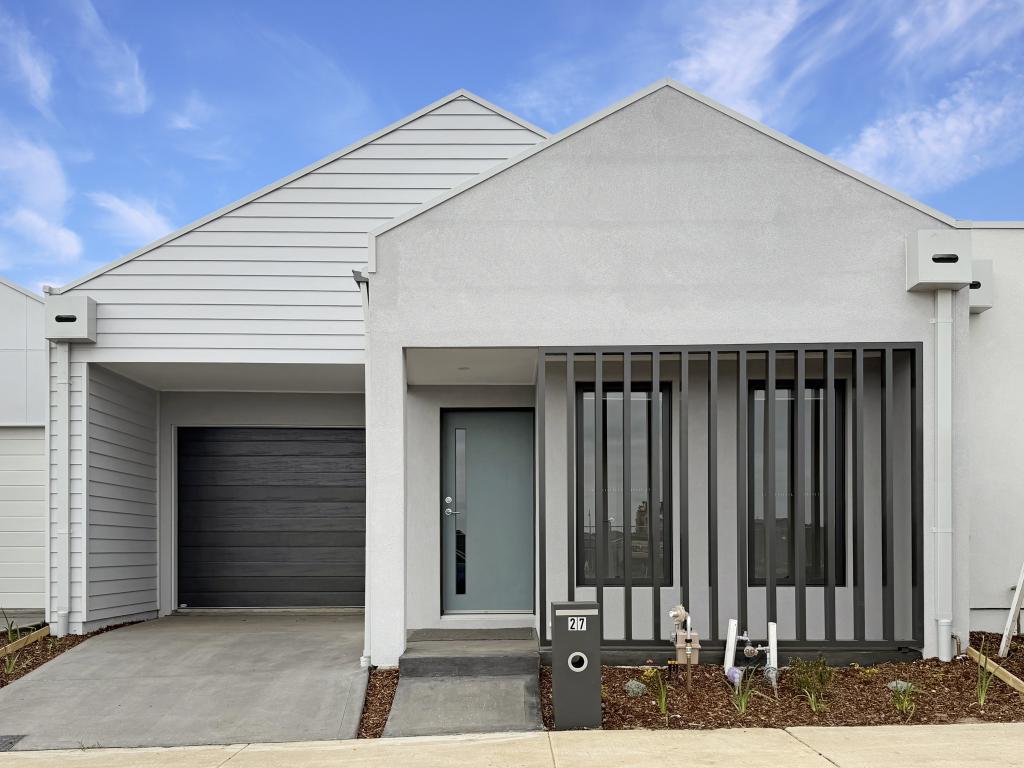 27 BERKELEY DR, ARMSTRONG CREEK, VIC 3217