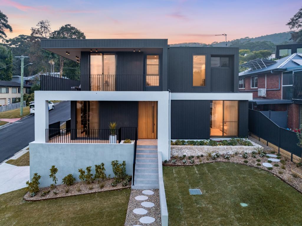 10 Robinsville Cres, Thirroul, NSW 2515