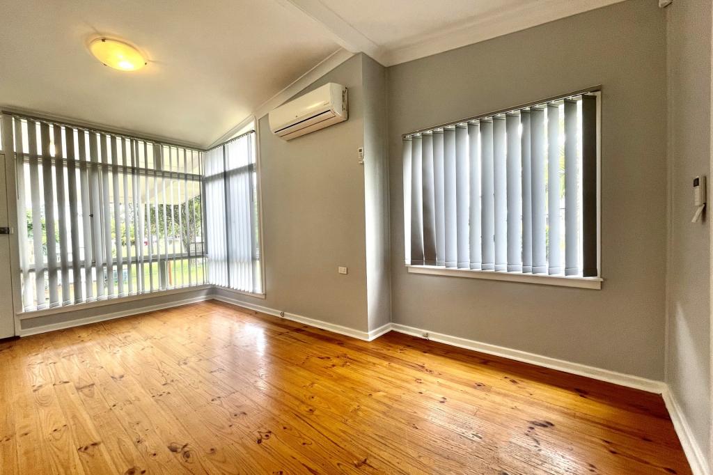 15 Lingayen Ave, Lethbridge Park, NSW 2770