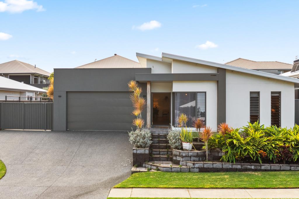 9 Burleigh Cres, Woolgoolga, NSW 2456