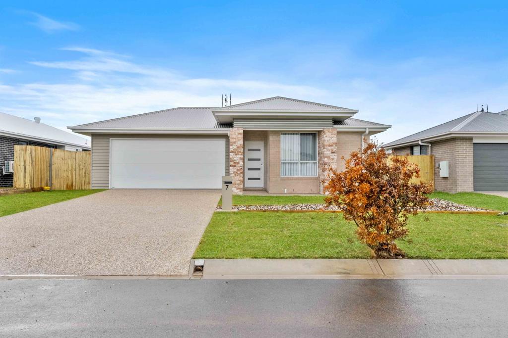 7 MONARCH ST, WONDUNNA, QLD 4655