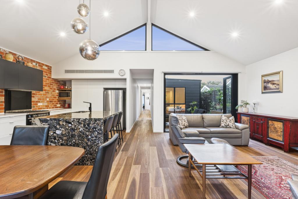 136B POWELL ST E, OCEAN GROVE, VIC 3226