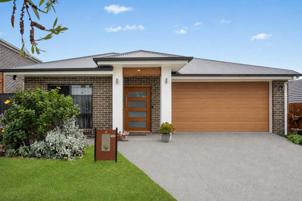 6 KINCRAIG CCT, SPRING MOUNTAIN, QLD 4300