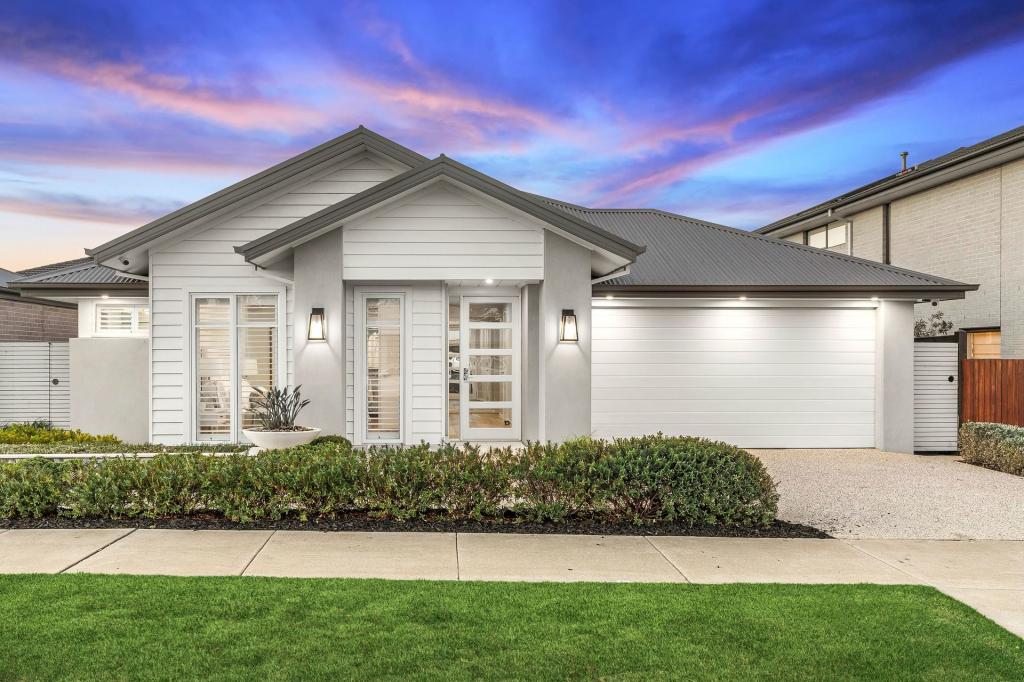 6 CORIDALE BVD, LARA, VIC 3212