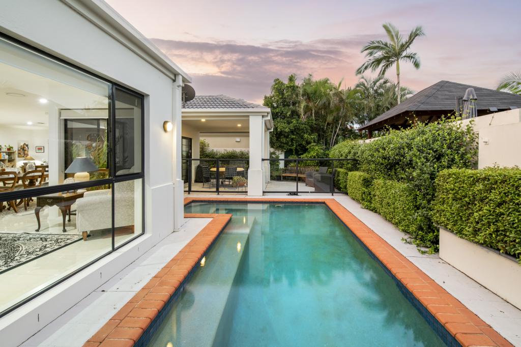 1649 Riverdale Ct, Hope Island, QLD 4212