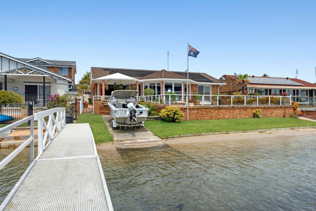 3 Helmsman Bvd, St Huberts Island, NSW 2257