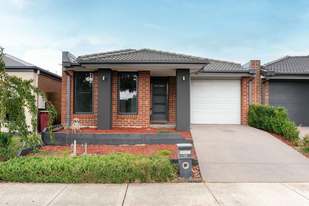 18 Wilton St, Cranbourne West, VIC 3977