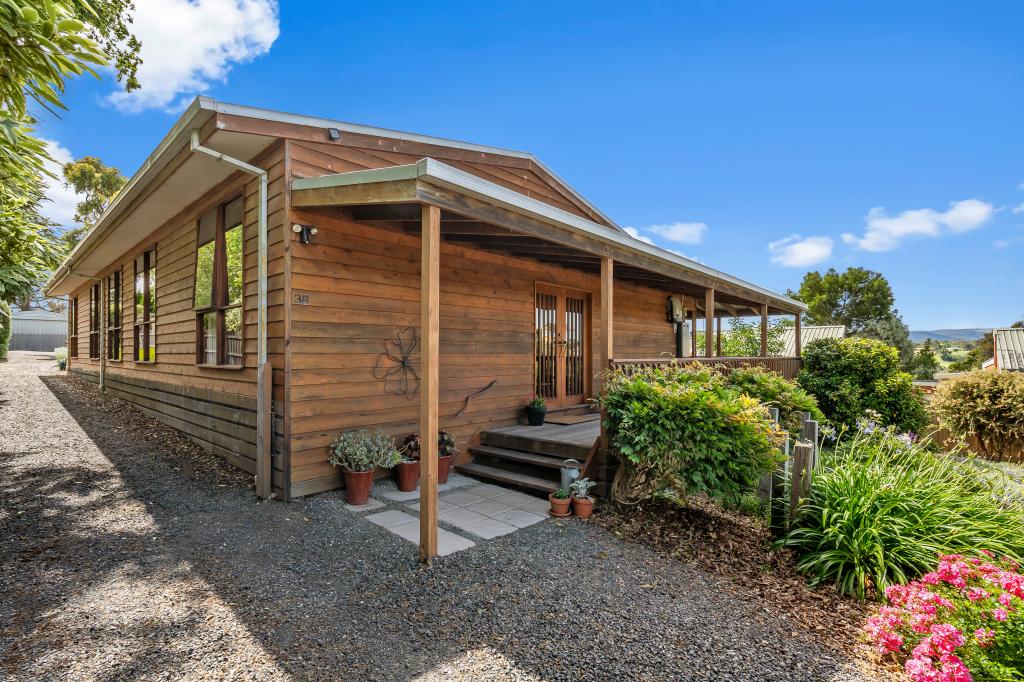 38 STEPHEN ST, GISBORNE, VIC 3437