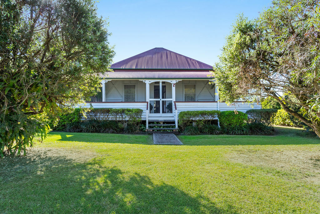 10 Videroni St, Booval, QLD 4304